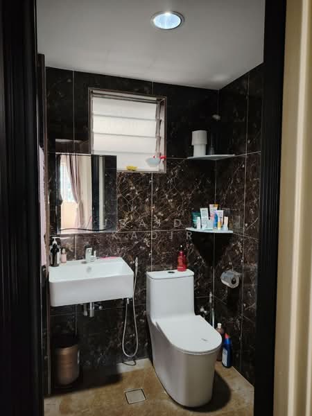 Kondominium untuk Disewa di Puncak Seri Kelana - Zubaidah Kadir - Bathroom - PropertyGuru.com.my