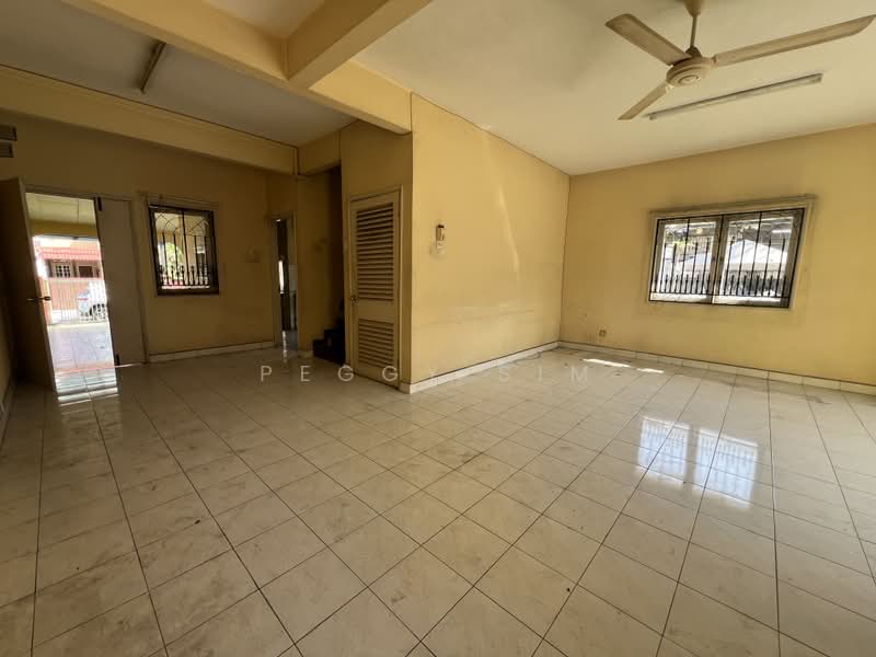 Rumah Teres 2 Tingkat untuk Dijual di SS14 (Subang Jaya) - Peggy Sim - Living Room - PropertyGuru.com.my