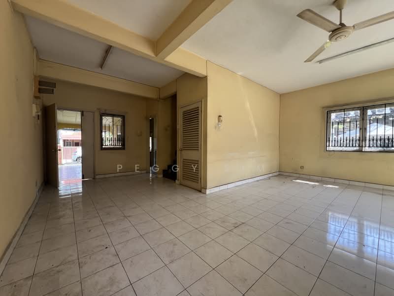 Rumah Teres 2 Tingkat untuk Dijual di SS14 (Subang Jaya) - Peggy Sim - Living Room - PropertyGuru.com.my