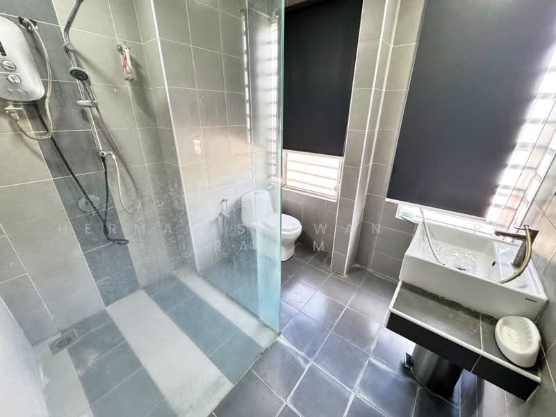 Rumah Teres 2 Tingkat untuk Dijual di Taman TTDI Grove (Kajang) - Herman Sazwan Nor Rahim - Bathroom - PropertyGuru.com.my