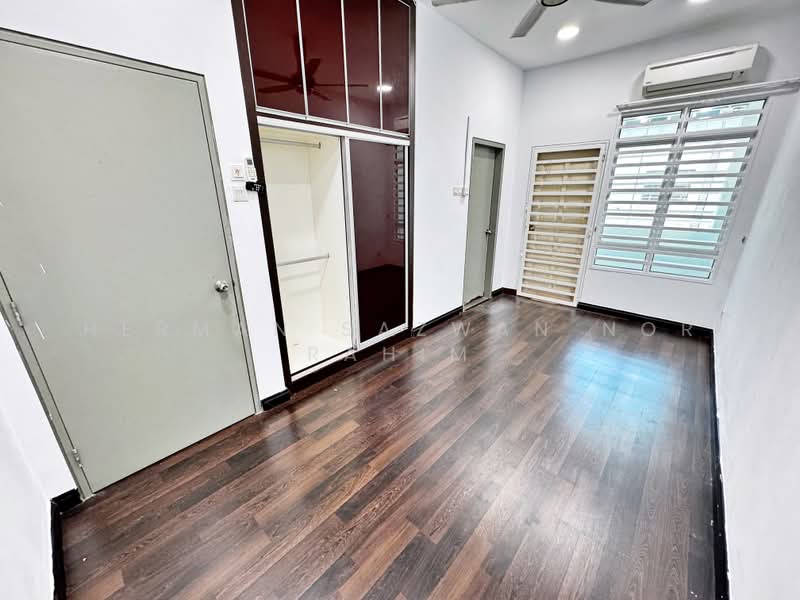 Rumah Teres 2 Tingkat untuk Dijual di Taman TTDI Grove (Kajang) - Herman Sazwan Nor Rahim - Bedroom - PropertyGuru.com.my