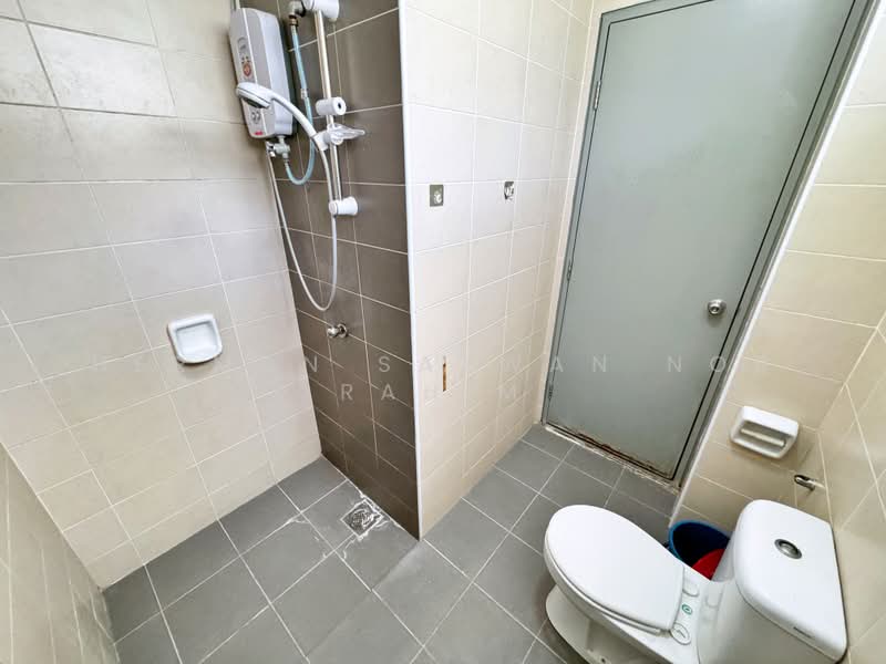 Rumah Teres 2 Tingkat untuk Dijual di Taman TTDI Grove (Kajang) - Herman Sazwan Nor Rahim - Bathroom - PropertyGuru.com.my