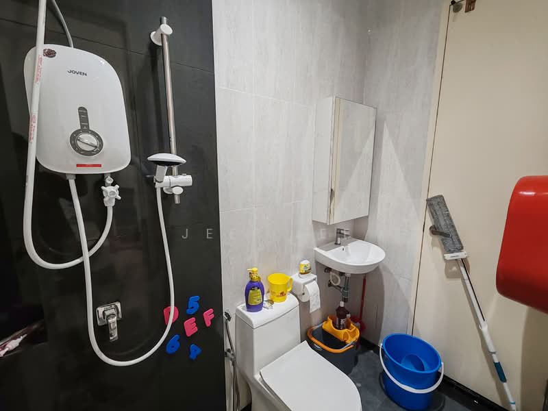 Cluster House for Sale in Setia Tropika (Johor Bahru) - Jeff Lee - Bathroom - PropertyGuru.com.my
