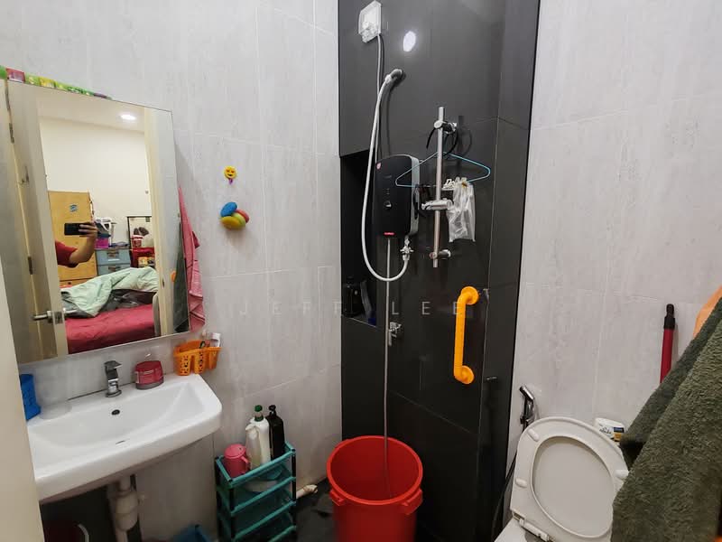 Cluster House for Sale in Setia Tropika (Johor Bahru) - Jeff Lee - Bathroom - PropertyGuru.com.my