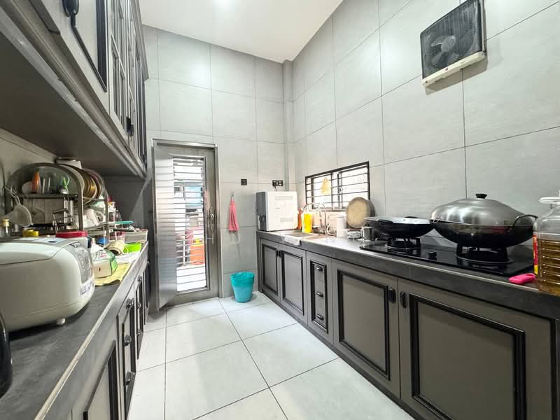2-storey Terraced House for Sale in Taman Kempas Indah (Tebrau) - Shu Ying - Kitchen - PropertyGuru.com.my