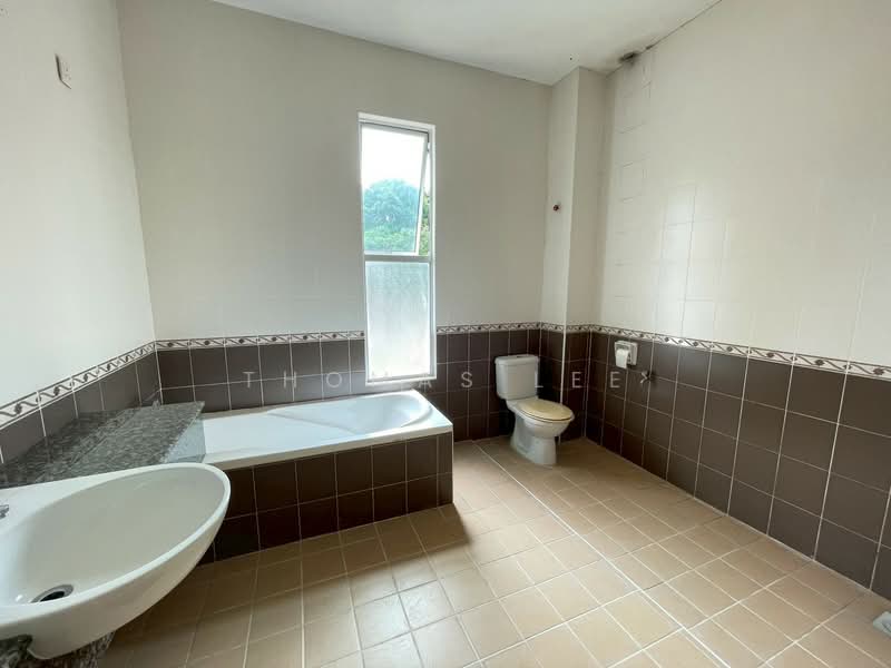Rumah Banglo untuk Dijual di Bandar Putra (Kulai) - Thomas Lee - Bathroom - PropertyGuru.com.my