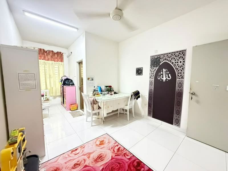 Rumah Teres 2 Tingkat untuk Dijual di Taman Bestari Indah (Ulu Tiram) - Shu Ying - Living Room - PropertyGuru.com.my