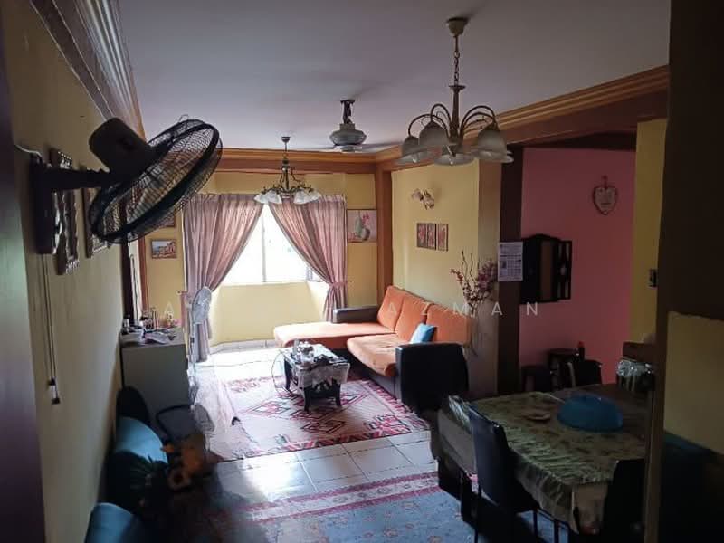Apartment for Sale at Apartment Flora - Atikah Azman - Living Room - PropertyGuru.com.my