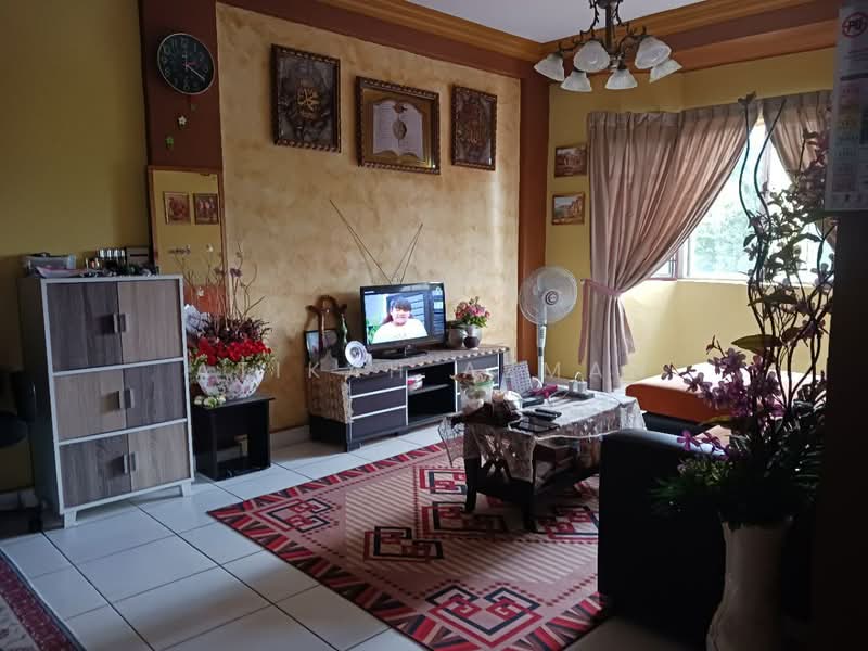 Apartment for Sale at Apartment Flora - Atikah Azman - Living Room - PropertyGuru.com.my