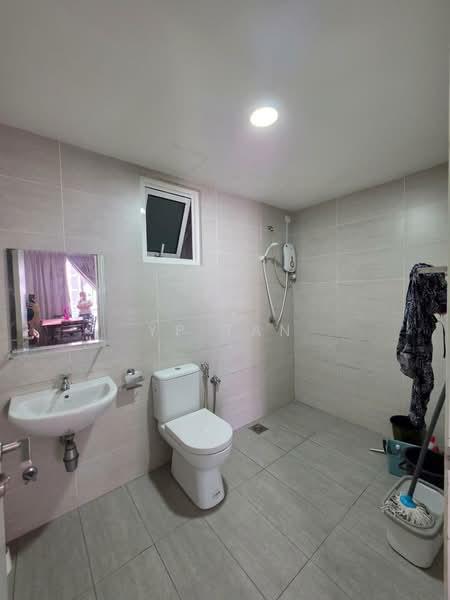 Service Residence for Sale at Court 28 - YP Tan - Bathroom - PropertyGuru.com.my