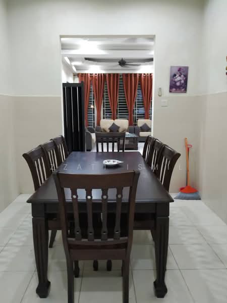Rumah Teres 2 Tingkat untuk Disewa di Alam Sari (Bangi) - Izzati Ismil - Dining Room - PropertyGuru.com.my