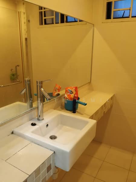Rumah Teres 2 Tingkat untuk Disewa di Alam Sari (Bangi) - Izzati Ismil - Bathroom - PropertyGuru.com.my