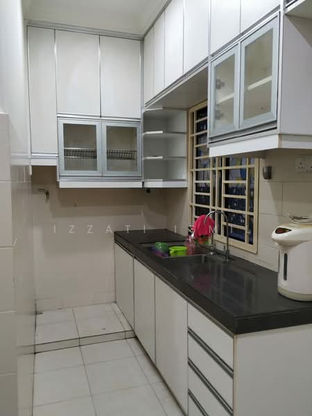 Rumah Teres 2 Tingkat untuk Disewa di Alam Sari (Bangi) - Izzati Ismil - Kitchen - PropertyGuru.com.my