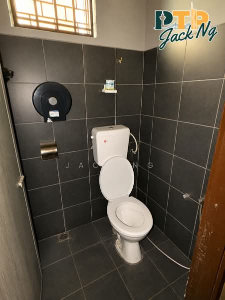 Shop for Rent in Raja Uda (Butterworth) - Jack Ng - Bathroom - PropertyGuru.com.my