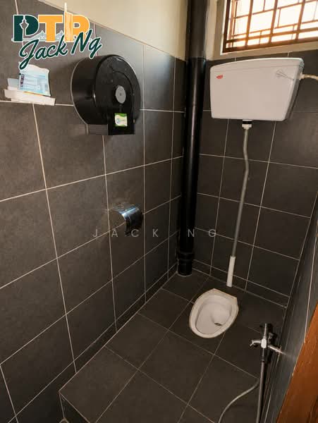 Shop for Rent in Raja Uda (Butterworth) - Jack Ng - Bathroom - PropertyGuru.com.my