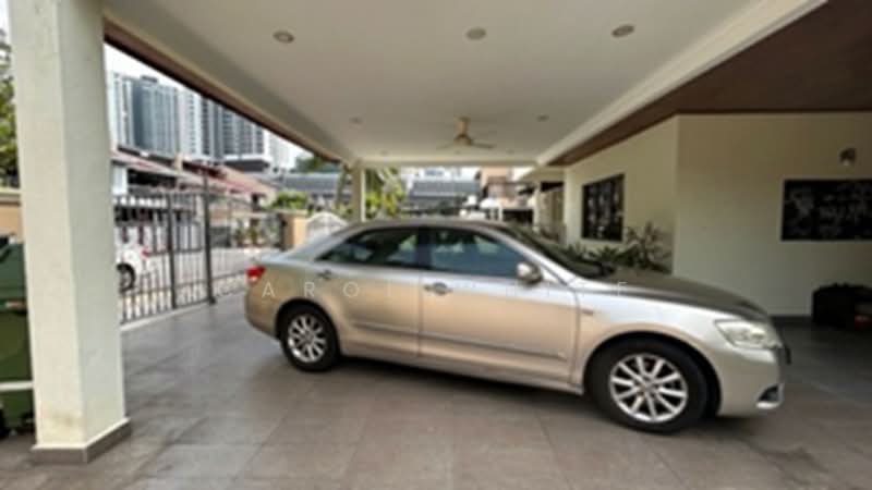 2-storey Terraced House for Sale in Damansara Heights (Kuala Lumpur) - Carol White - Car Park - PropertyGuru.com.my