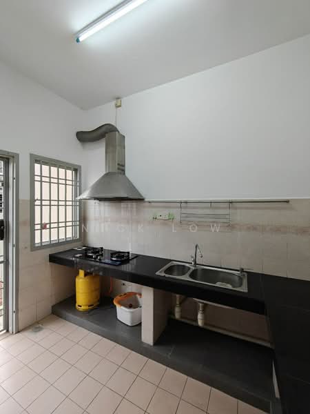 2-storey Terraced House for Rent in Taman Mount Austin (Tebrau) - Nick Low - Kitchen - PropertyGuru.com.my