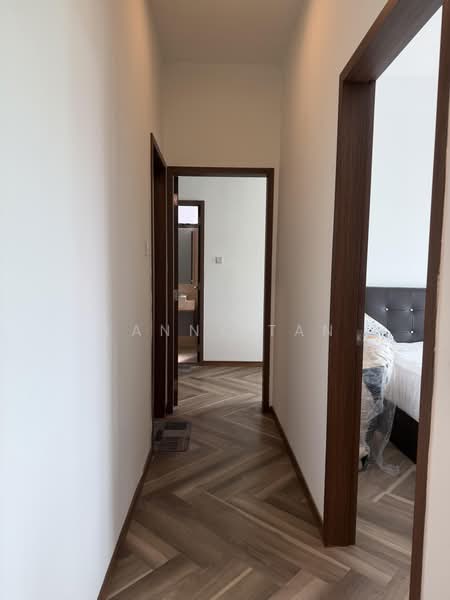 Servis Apartment untuk Disewa di Crescent Bay Suites (Teluk Bayu) - Fanny Tan - Corridor - PropertyGuru.com.my