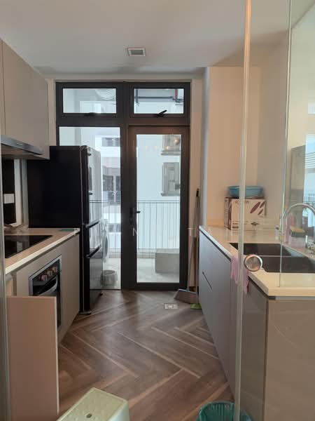 Servis Apartment untuk Disewa di Crescent Bay Suites (Teluk Bayu) - Fanny Tan - Kitchen - PropertyGuru.com.my
