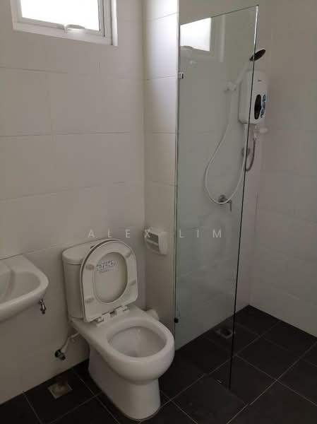 Condominium for Rent at SummerSkye Residences - Alex Lim - Bathroom - PropertyGuru.com.my