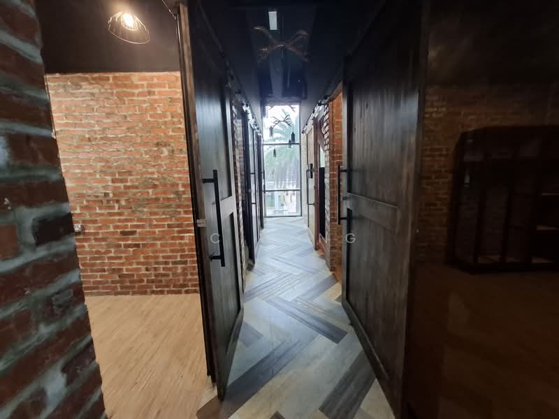 Kedai / Pejabat untuk Disewa di Pusat Bandar Puchong (Puchong) - FC Wong - Setiawalk 1st Floor of 4 Story Building - PropertyGuru.com.my