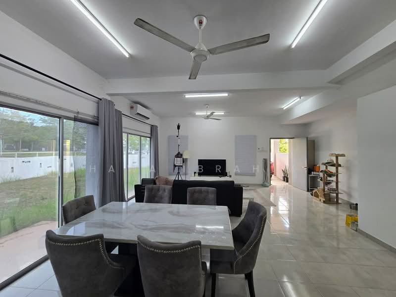 Rumah Teres 2 Tingkat untuk Dijual di Serene Heights (Semenyih) - Hawa Ibrahim - Living Room - PropertyGuru.com.my