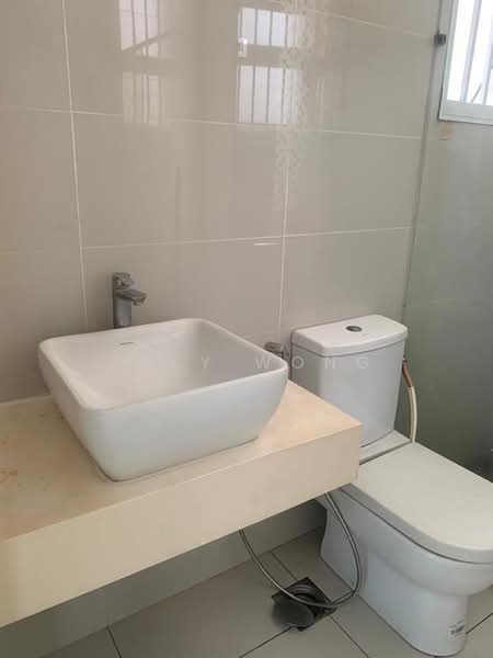 Servis Apartment untuk Disewa di Skypod Residence - Joey Wong - Bathroom - PropertyGuru.com.my
