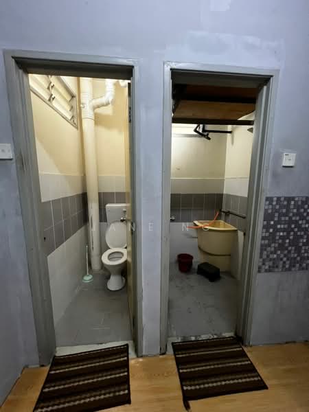 Flat for Sale at Taman Desa Titi Panjang - Jane Ng - Bathroom - PropertyGuru.com.my
