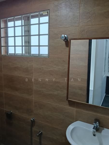 2-storey Terraced House for Rent in SS19 (Subang Jaya) - Benny Tan - Bathroom - PropertyGuru.com.my