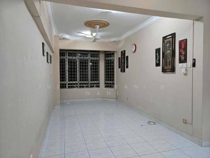 Pangsapuri untuk Disewa di Permai Villa - Julisyazwani @ Wani - Living Room - PropertyGuru.com.my
