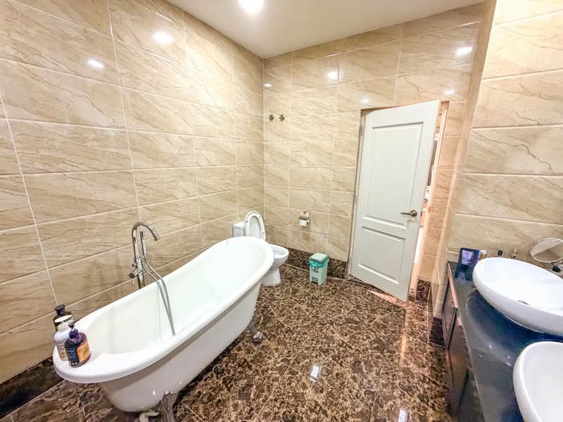 Rumah Banglo untuk Dijual di Alam Damai (Cheras) - Ali Idris - Bathroom - PropertyGuru.com.my