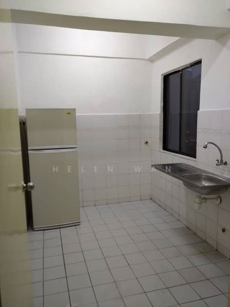 Kondominium untuk Dijual di Sri Pelangi Condominiums - Helen Wan - Kitchen - PropertyGuru.com.my