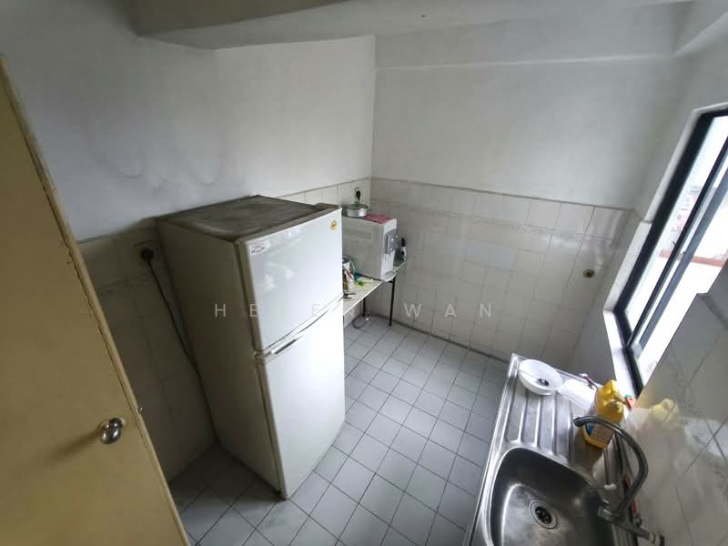 Condominium for Sale at Sri Pelangi Condominiums - Helen Wan - Kitchen - PropertyGuru.com.my