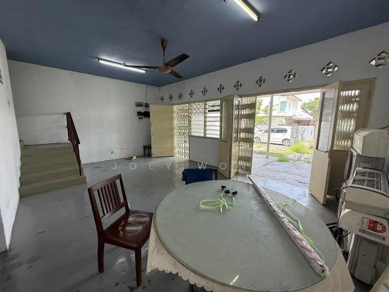 Rumah Teres 2 Tingkat untuk Disewa di Happy Garden (Kuchai Lama) - Joey Wong - Living Room - PropertyGuru.com.my
