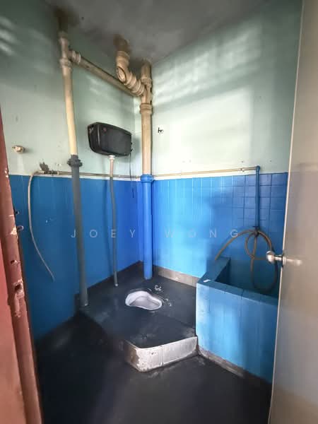 Rumah Teres 2 Tingkat untuk Disewa di Happy Garden (Kuchai Lama) - Joey Wong - Bathroom - PropertyGuru.com.my