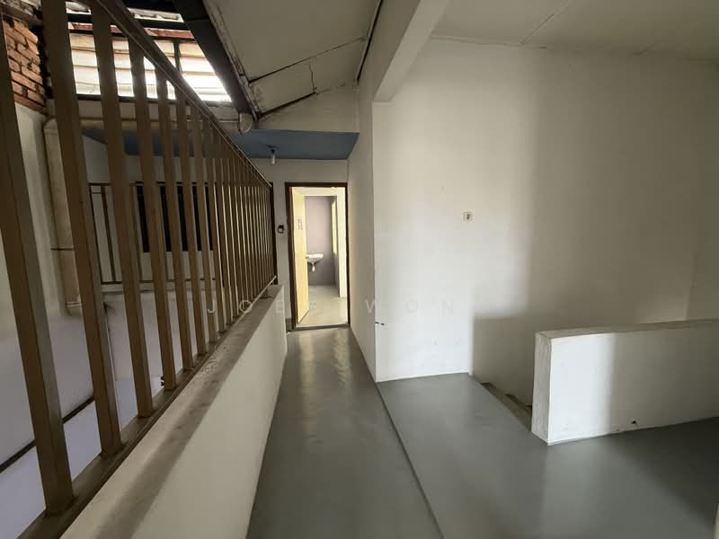 Rumah Teres 2 Tingkat untuk Disewa di Happy Garden (Kuchai Lama) - Joey Wong - Corridor - PropertyGuru.com.my