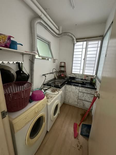 Apartment for Rent at De Bayu - Elaine Yap - Kitchen - PropertyGuru.com.my