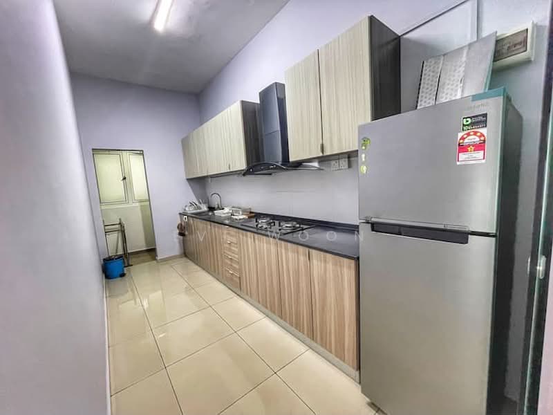 Service Residence for Sale at D'carlton (Residensi Seri Mega) - Eve Woon - Kitchen - PropertyGuru.com.my