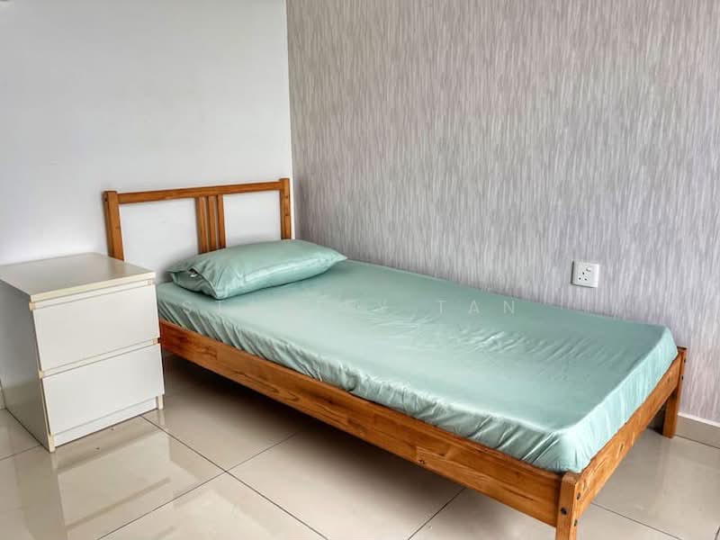 Service Residence for Sale at D'carlton (Residensi Seri Mega) - Stanley Tan - Bedroom - PropertyGuru.com.my