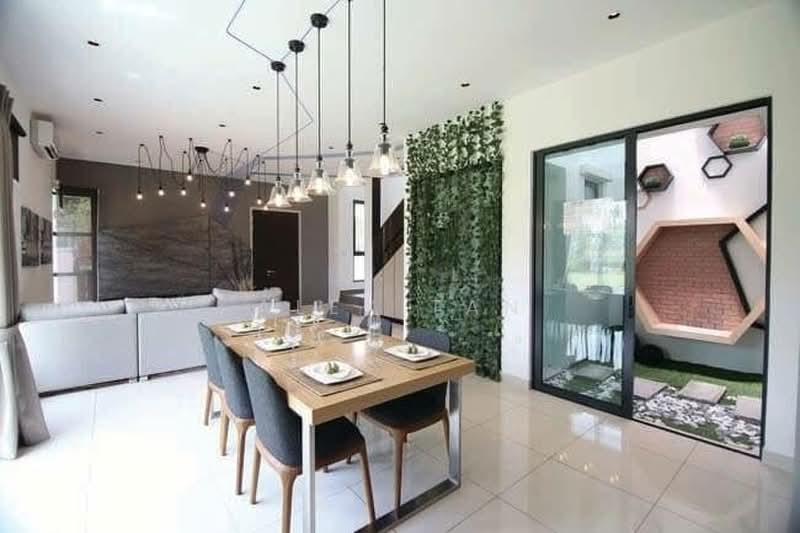 Rumah Teres 2 Tingkat untuk Dijual di Shah Alam (Selangor) - Alex Tan - Dining Room - PropertyGuru.com.my