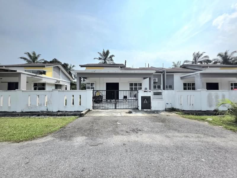 Semi-Detached House for Sale in Jenjarom (Selangor) - Wan Azlan Ahmad - PropertyGuru.com.my
