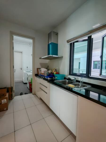 Kondominium untuk Disewa di The LIGHT COLLECTION I - Kelvin Tan - Kitchen - PropertyGuru.com.my