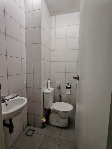 Kondominium untuk Disewa di The LIGHT COLLECTION I - Kelvin Tan - Bathroom - PropertyGuru.com.my