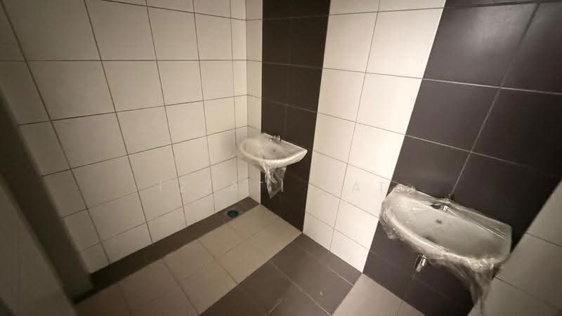 Shop for Rent in Alam Impian (Shah Alam) - Izzati Mat - Bathroom - PropertyGuru.com.my