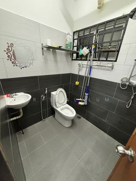 Townhouse for Rent in Jinjang (Kuala Lumpur) - Crystal Lum - Bathroom - PropertyGuru.com.my