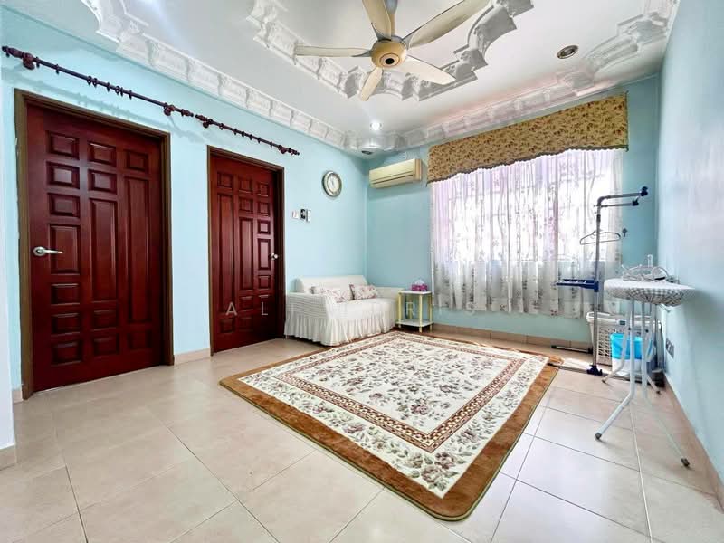 Rumah Berkembar untuk Dijual di D'Kayangan (Shah Alam) - Ali Idris - Living Room - PropertyGuru.com.my