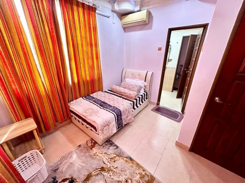 Rumah Berkembar untuk Dijual di D'Kayangan (Shah Alam) - Ali Idris - Bedroom - PropertyGuru.com.my