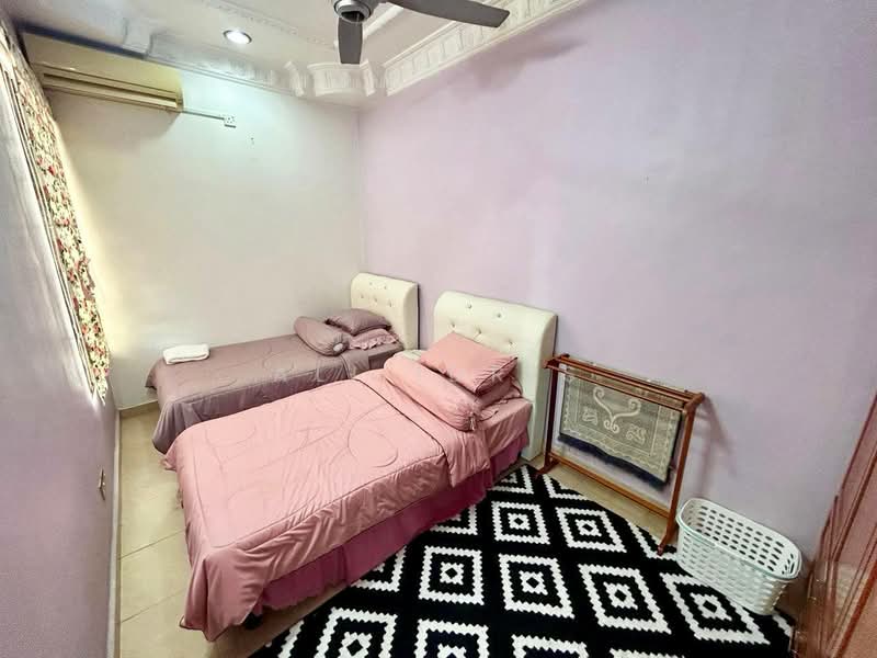 Rumah Berkembar untuk Dijual di D'Kayangan (Shah Alam) - Ali Idris - Bedroom - PropertyGuru.com.my