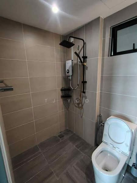 Servis Apartment untuk Disewa di Parkland Residence - TJ Yoo - Bathroom - PropertyGuru.com.my