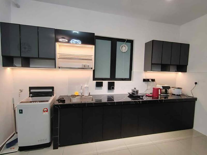 Servis Apartment untuk Disewa di Parkland Residence - TJ Yoo - Kitchen - PropertyGuru.com.my
